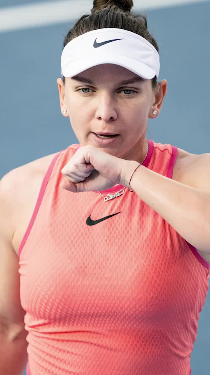 Cecul Simonei pentru 83 de minute  Suma încasată de Halep pentru prezența la WTA Hong Kong + Cum stă în  clasamentul banilor  câștigați din tenis