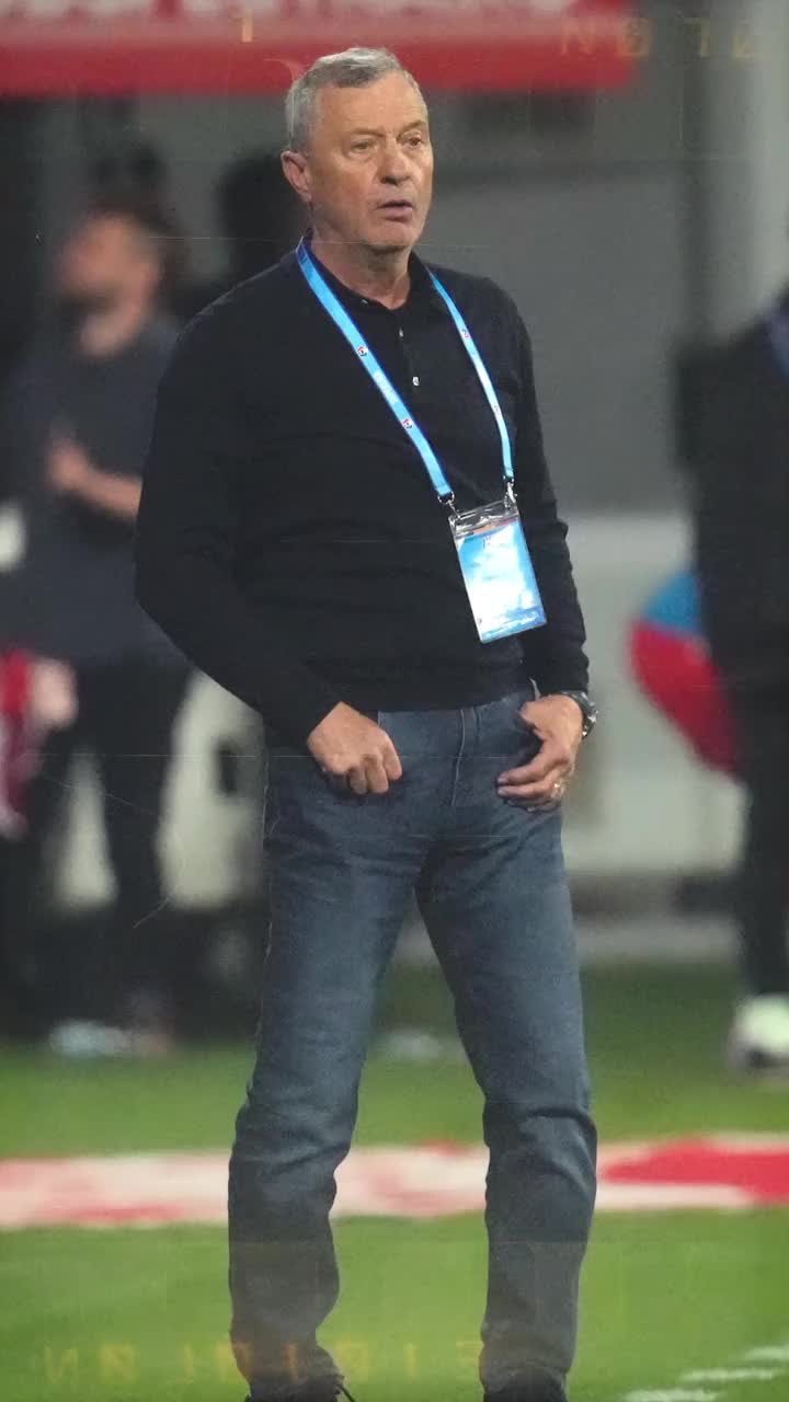 Revine în România?    Mircea Rednic  ar fi aproape să semneze cu o echipă din Liga 1 care se află într-o situație disperată