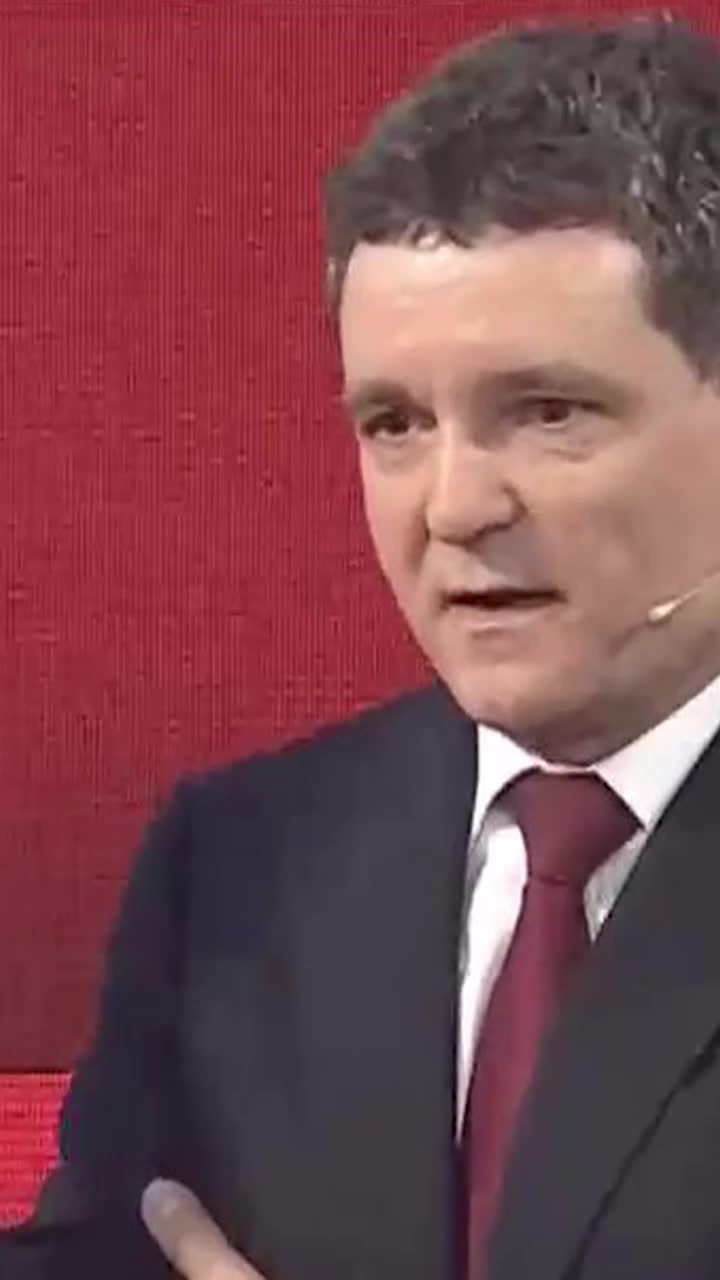 Nicușor Dan vs. Crin Antonescu  Scandal la a treia   dezbatere prezidențială  pe tema sportului! Un al treilea candidat s-a ridicat pentru a-i opri! Cui i-a tăiat Mihai Gâdea microfonul