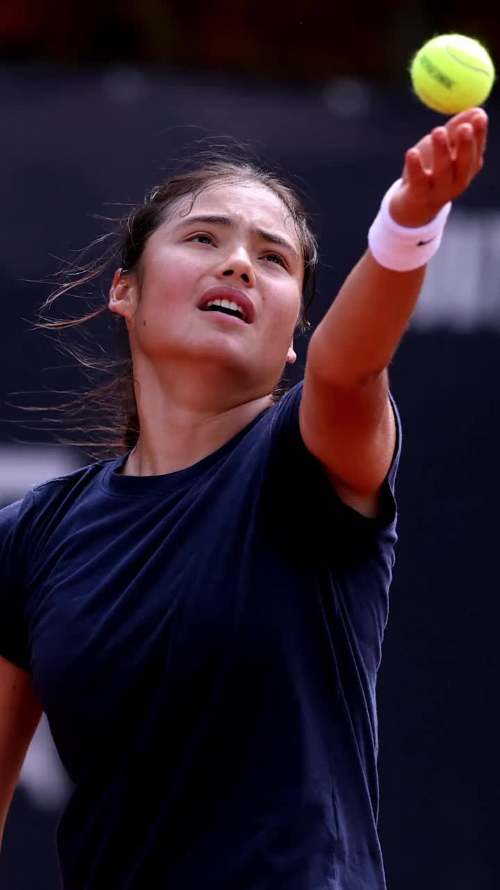 Fragila Emma  Răducanu   se retrage brusc de la Roma  și ridică semne de întrebare înainte de Roland Garros