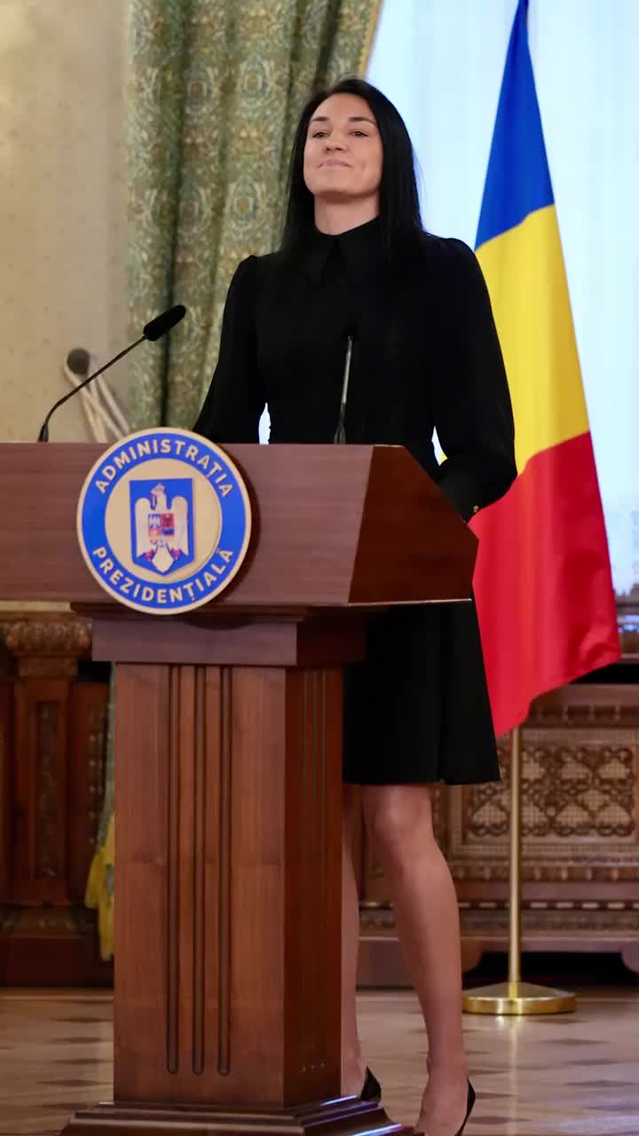 Neagu, decorată VIDEO și FOTO: Cea mai bună handbalistă a României a primit „Ordinul Serviciul Credincios” în grad de „Cavaler”: „O mare onoare”