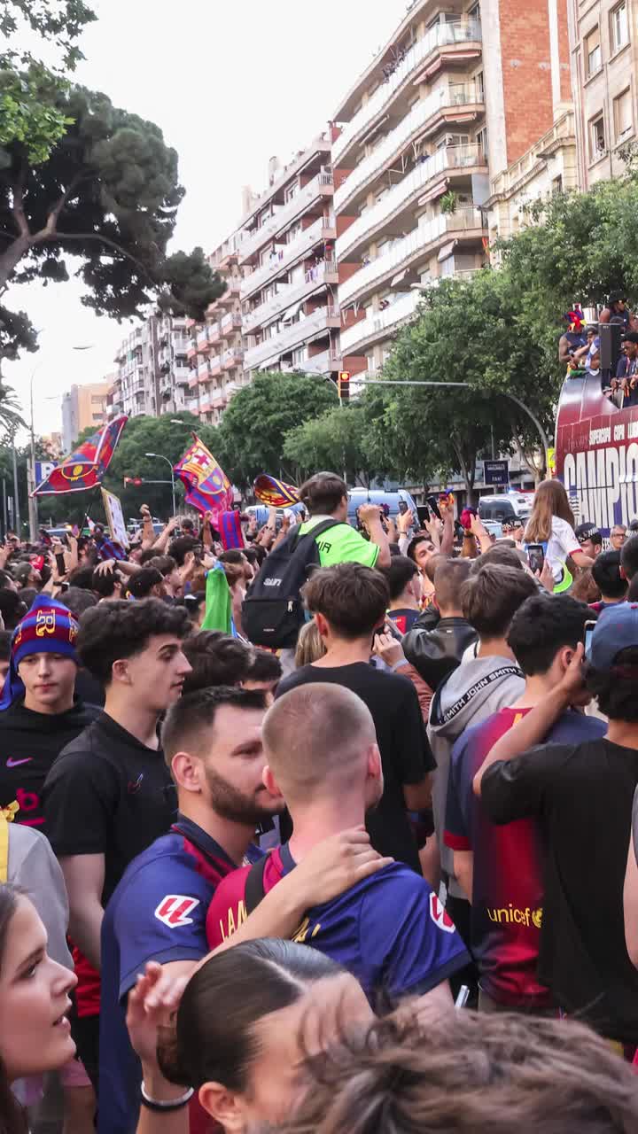 Sărbătoare în Catalonia FOTO. Barcelona a celebrat câștigarea titlului alături de 700.000 de fani blaugrana