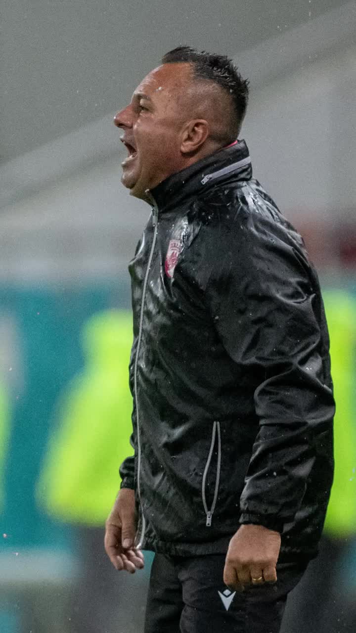 Florentin Petre și-a luat adio  A publicat un mesaj lung după   despărțirea de Dinamo:  „Simt nevoia să vorbesc separat despre el”