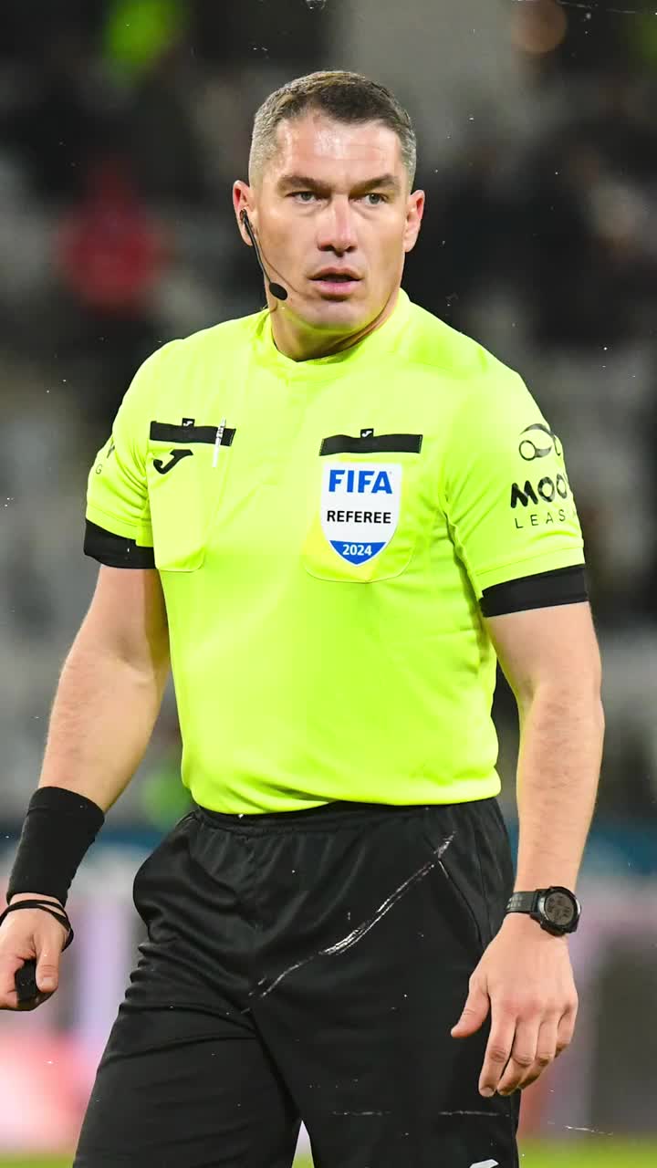 Kovacs, delegat la baraj Cu o săptămână înainte de finala Ligii Campionilor, arbitrul se va afla la centru pentru partida Poli Iași - Metaloglobus