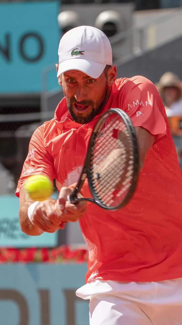 „Lua bani de la infractori” Novak Djokovic a spus ce făcea tatăl său pentru a-l susține la începutul carierei