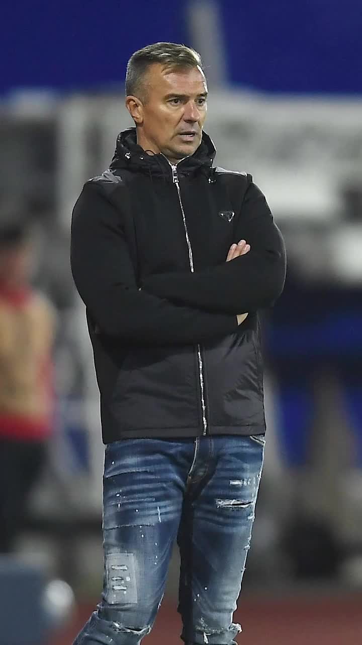 Pancu, enervat de Petrila și Burmaz Selecționerul U21 le bate obrazul pentru declarațiile de după plecarea lui Șumudică: „Așa se procedează”