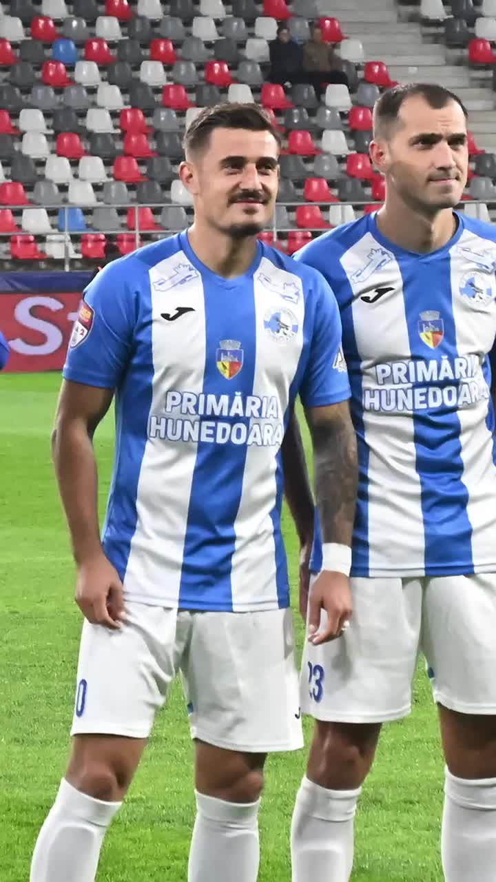 „E unic în fotbalul românesc”  Motivul pentru care primarul din Hunedoara a transmis că salariile de la Corvinul sunt blocate:   „O strategie bine gândită”