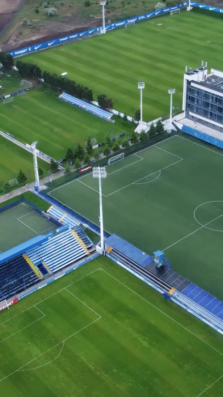 Visuri, muncă, performanțăVIDEO. Cum își definesc misiunea antrenorii din Academia Hagi: „Înainte de fotbaliști, trebuie să formăm oameni responsabili ”