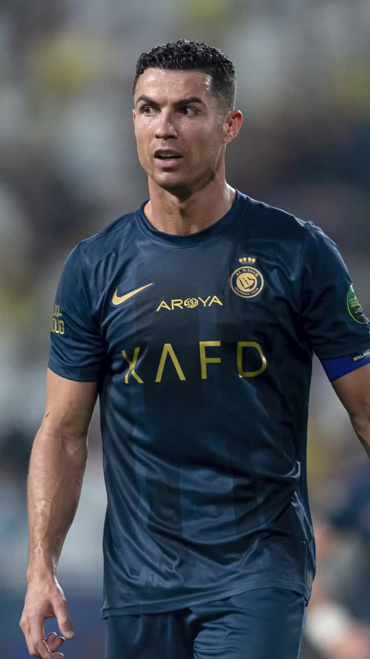 Gratis e mai bine Cristiano Ronaldo și Neymar, printre starurile care pot rămâne fără contract în această vară