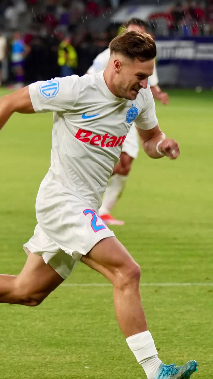 Politic, debut de vis VIDEO. Fostul căpitan al lui Dinamo i-a cucerit imediat pe fanii FCSB! Eurogol după 3 minute