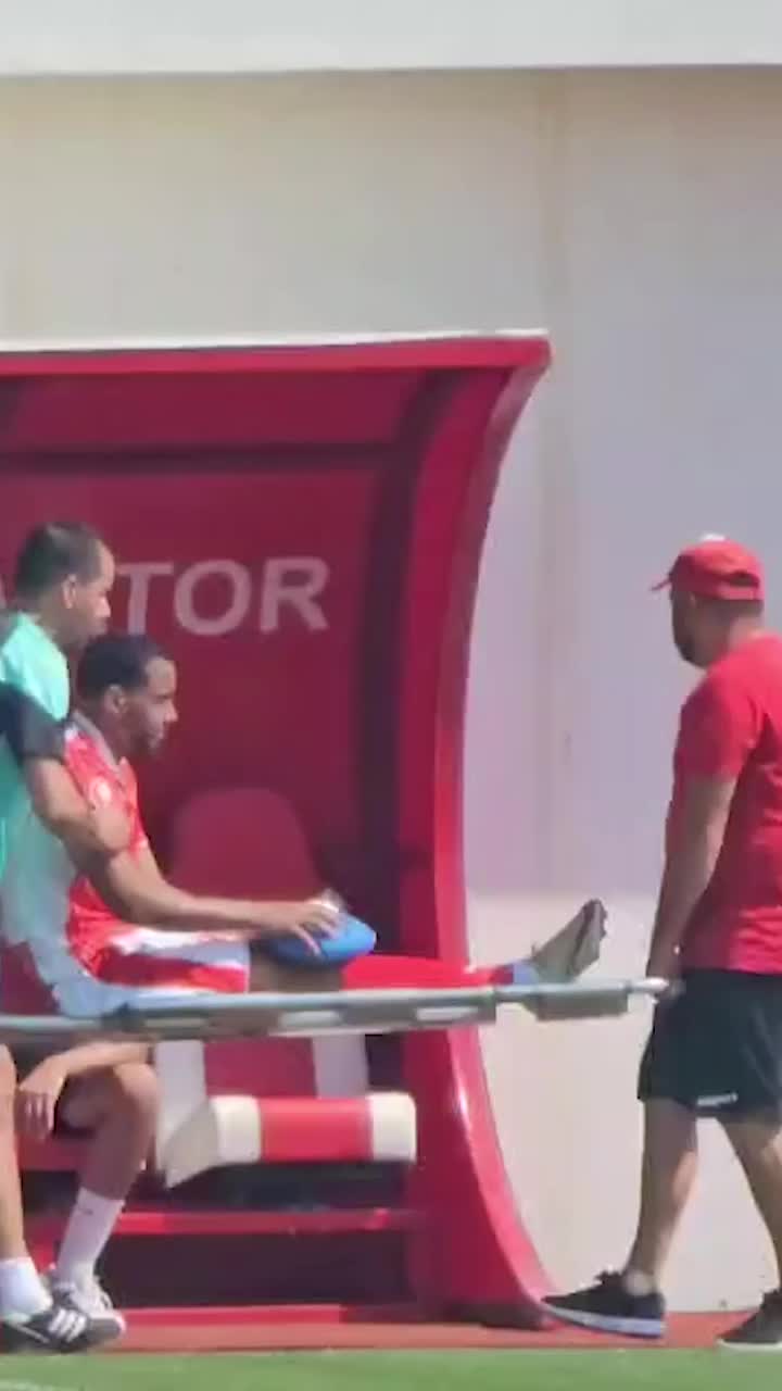 Probleme mari pentru Dinamo! VIDEO. Sivis s-a accidentat grav în meciul cu Tunari » Kopic mai are o singură soluție pe post! Un puști de 19 ani