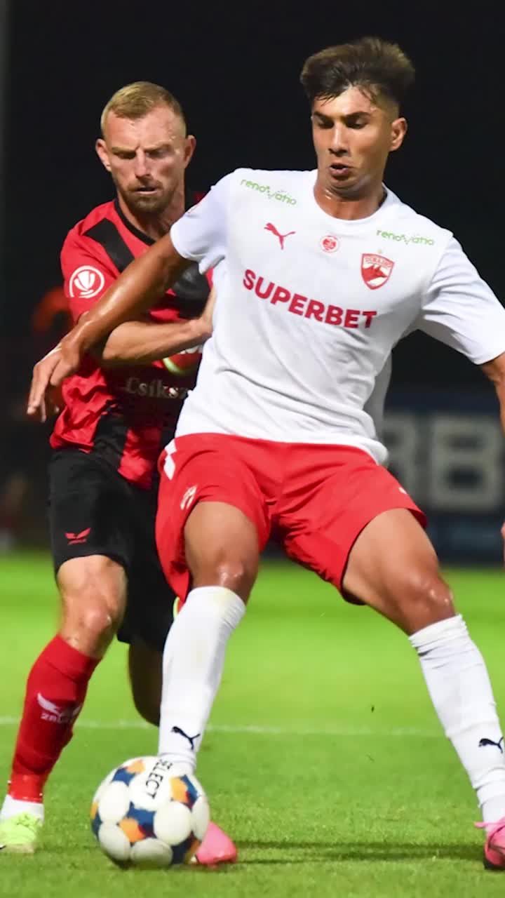 LIVE Csikszereda - Dinamo , în prima etapă din Liga 1 » S-a aprins nocturna! Babati a vrut să înscrie din propria jumătate de teren