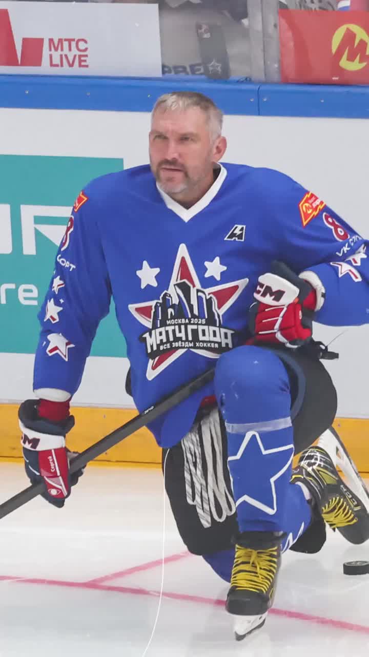 „The Great One” vs. „The Great 8”!    VIDEO.  Alex Ovechkin devine primul jucător   cu 900 de goluri  din istoria NHL! Wayne Gretzky e dator vândut