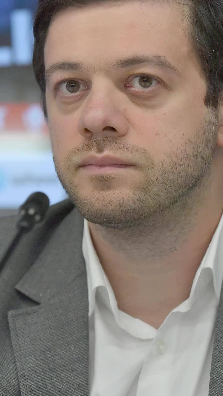 &bdquo;Baroan seam&#259;n&#259; cu Boupendza&rdquo;  Victor Angelescu, despre noile achizi&#539;ii de la Rapid: &bdquo;Hazrollaj &#537;i Kramer sunt preg&#259;ti&#539;i&rdquo;&nbsp;&nbsp;