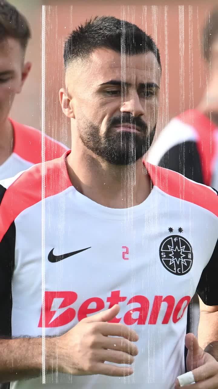 Dezastru pentru FCSB  Valentin Crețu riscă să rateze   întreg sezonul!  Fundașul refuză să se opereze