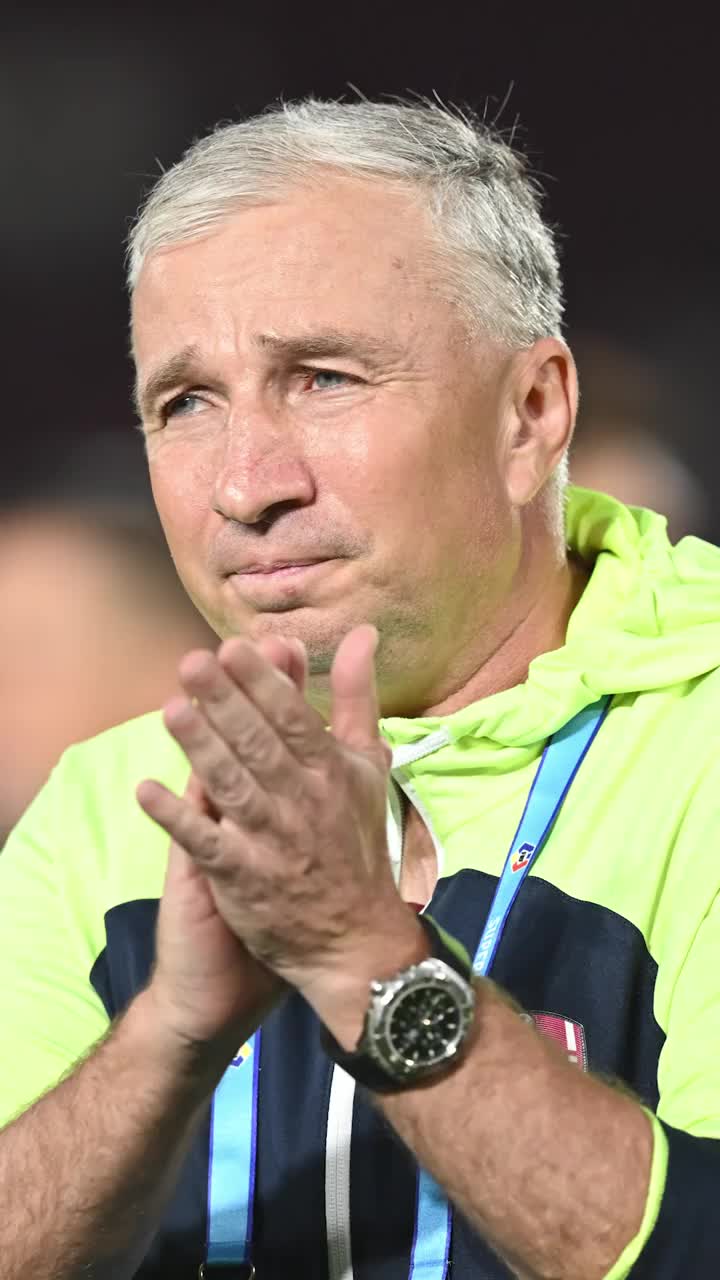 „M-a luat lumea la mișto! Sunt un nimeni”   Petrescu   a rupt tăcerea!  Ce spune despre Ianis Hagi și Dragomir: „Chiar nu vede nimeni asta!?”