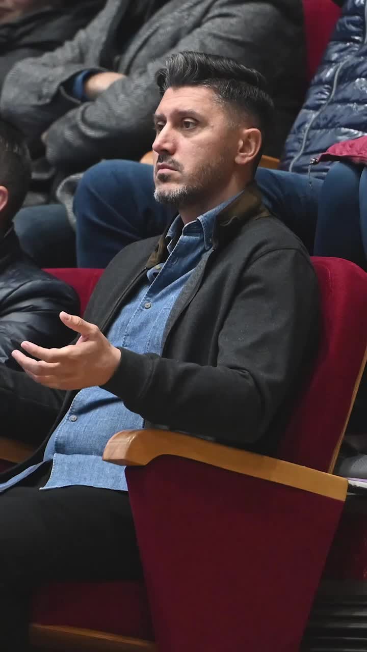 „Numele nu îți dă garanția”   Opinii diferite despre sosirea lui   Gică Hagi pe banca naționalei:  „E imposibil / E vremea lui”