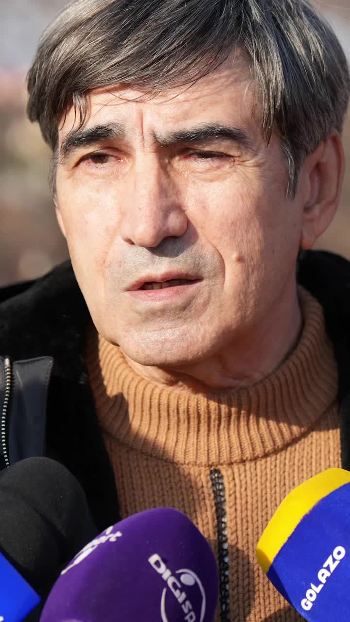 „E primul, restul nu prind top 10”    Victor Pițurcă,  prezent la evenimentul unui candidat la   Primăria București:  „Numai un nebun ca el poate realiza așa ceva”