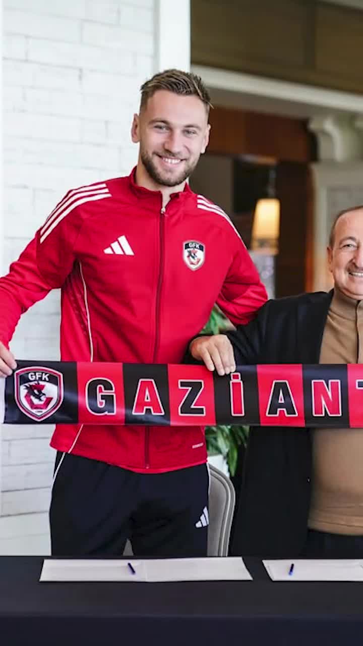 Drăguș, prezentat oficial  Atacantul naționalei va evolua alături de   doi jucători români