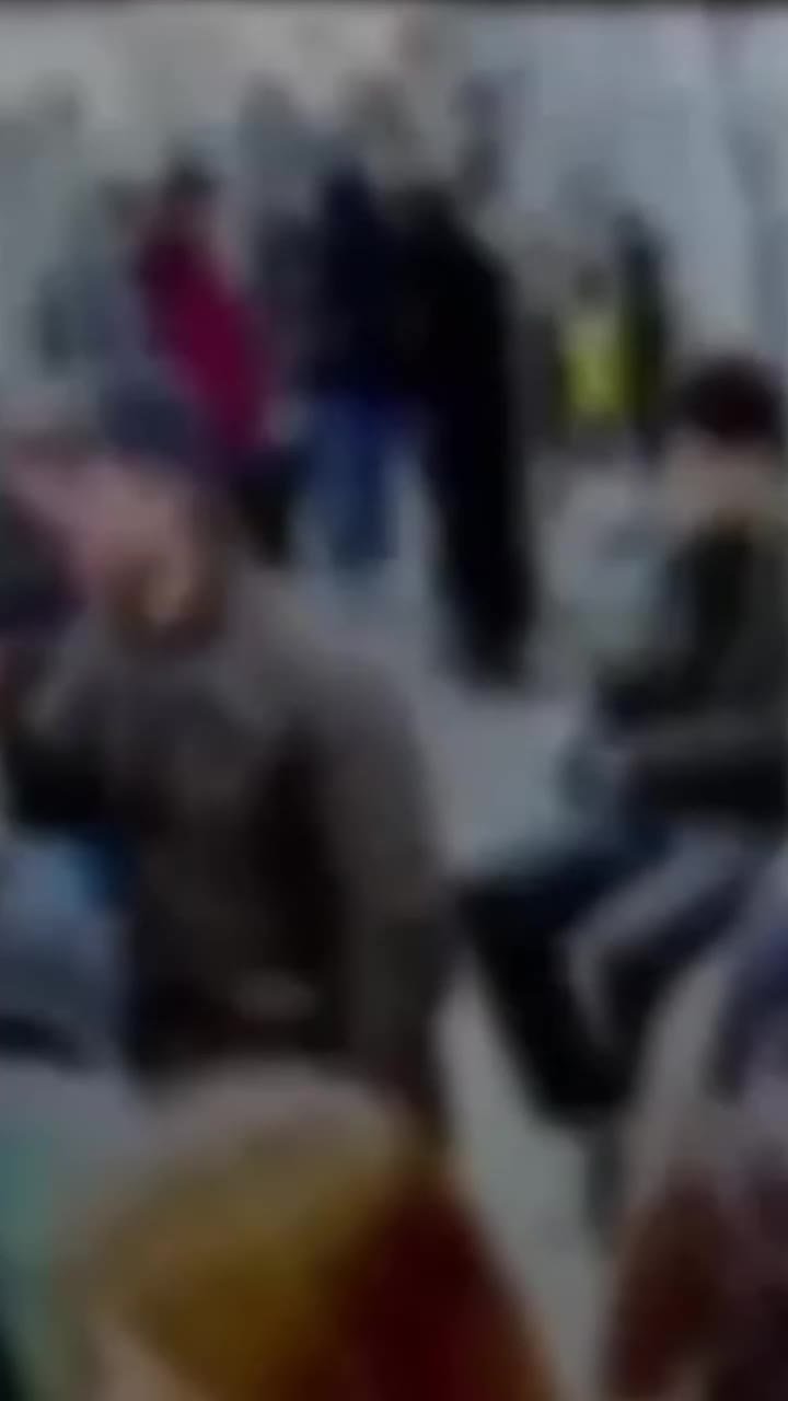 Ultrași FCSB, trimiși în judecată  Cinci suporteri ai campioanei riscă închisoare, după ce   au bătut trei adolescenți  într-un tramvai din București