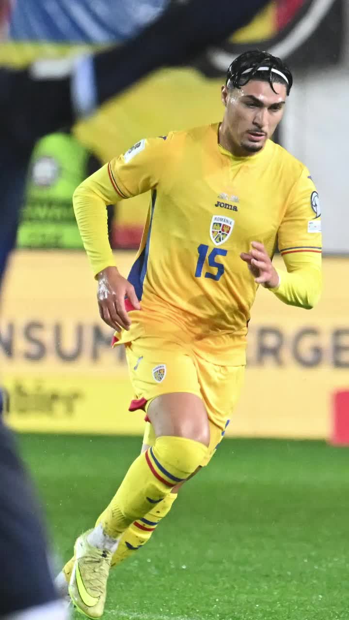 Capitole închise la Dinamo  Numele   mijlocașului ratat de „câini”:  „Până ne-am decis, a semnat pe salariu dublu”. Ce se întâmplă cu Lisav Eissat