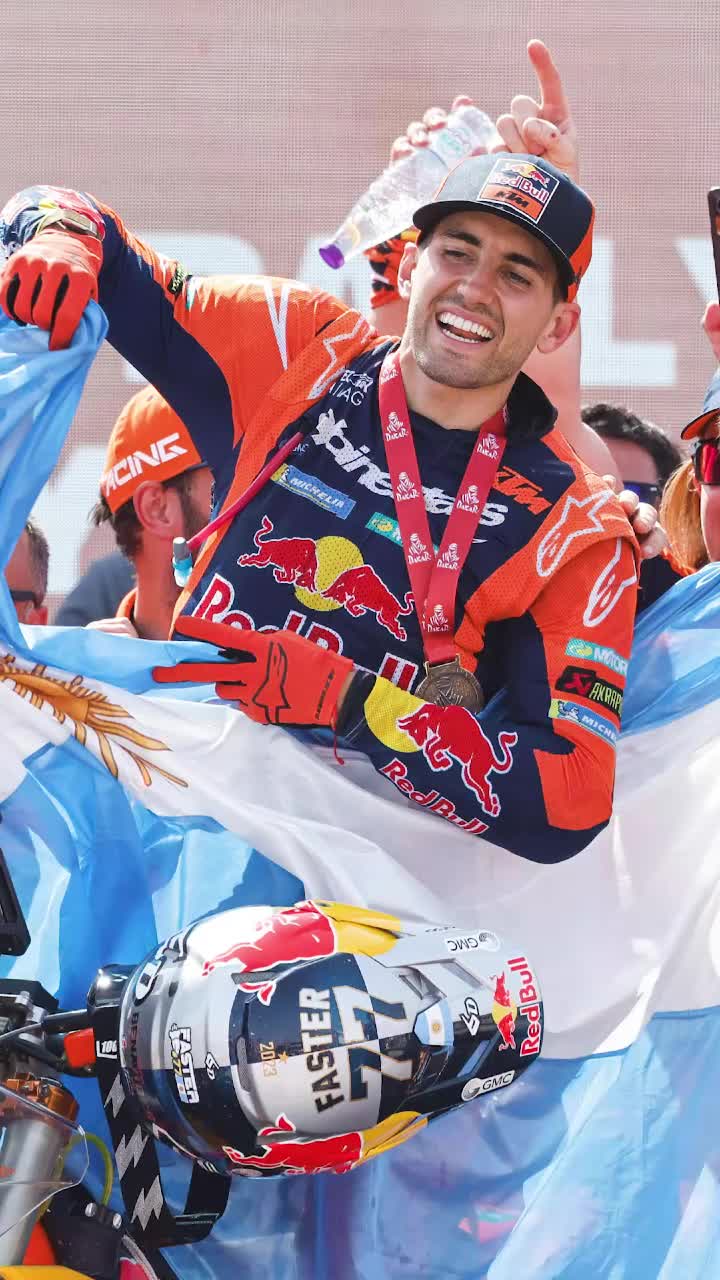 Final incredibil în Dakar  A profitat de necazul rivalului și e campion!   Despărțiți de doar 2 secunde:  „Am visat că Messi îmi dădea trofeul”