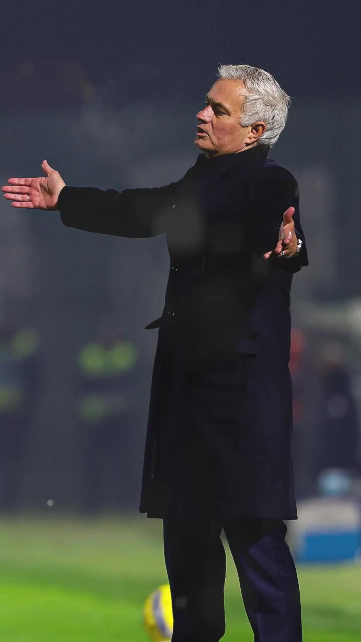 Mourinho, la spital  Antrenorul celor de la Benfica a avut nevoie de îngrijiri medicale înainte de meci:   ce s-a întâmplat