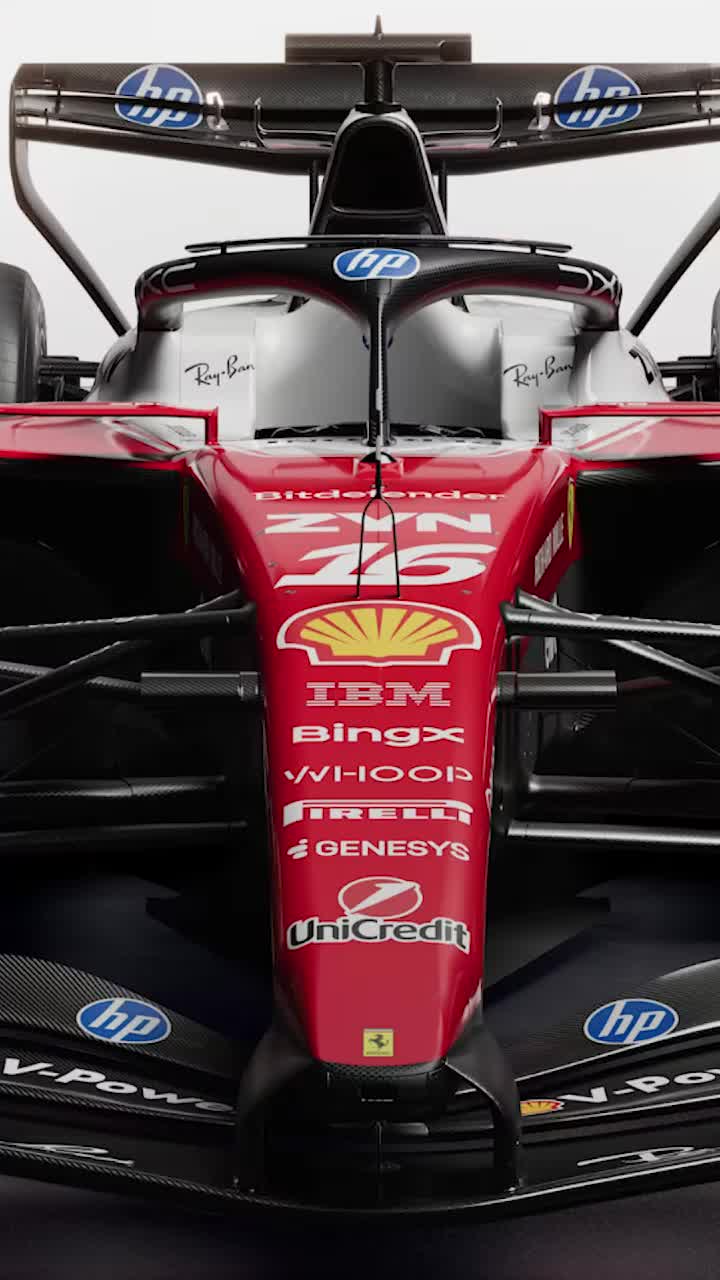  Ferrari și-a prezentat noul monopost  FOTO+VIDEO. Cum arată mașina cu care italienii vor să c&acirc;știge titlul după 18 ani &raquo;  Schimbare majoră la exterior!