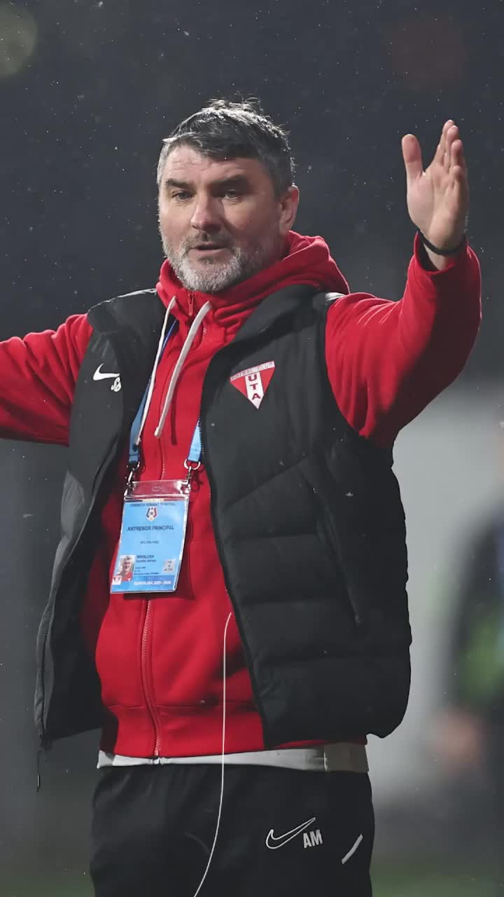 Spionaj în Liga 1?  Adrian Mihalcea   își acuză rivalul  înainte de meciul crucial pentru play-off: „Să mă sune pe mine, că-i spun”