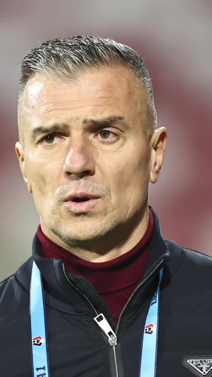 Pancu, furios     Antrenorul lui CFR Cluj,  enervat: „Nici dacă făcea Gigi Corsicanu' programările...”