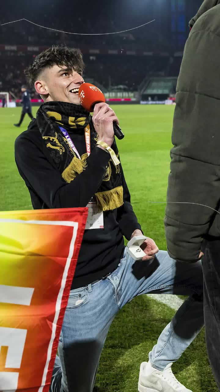  Acuzat de furt  FOTO: Arbitrul care și-a cerut partenerul &icirc;n căsătorie, pe  stadion, are probleme cu legea