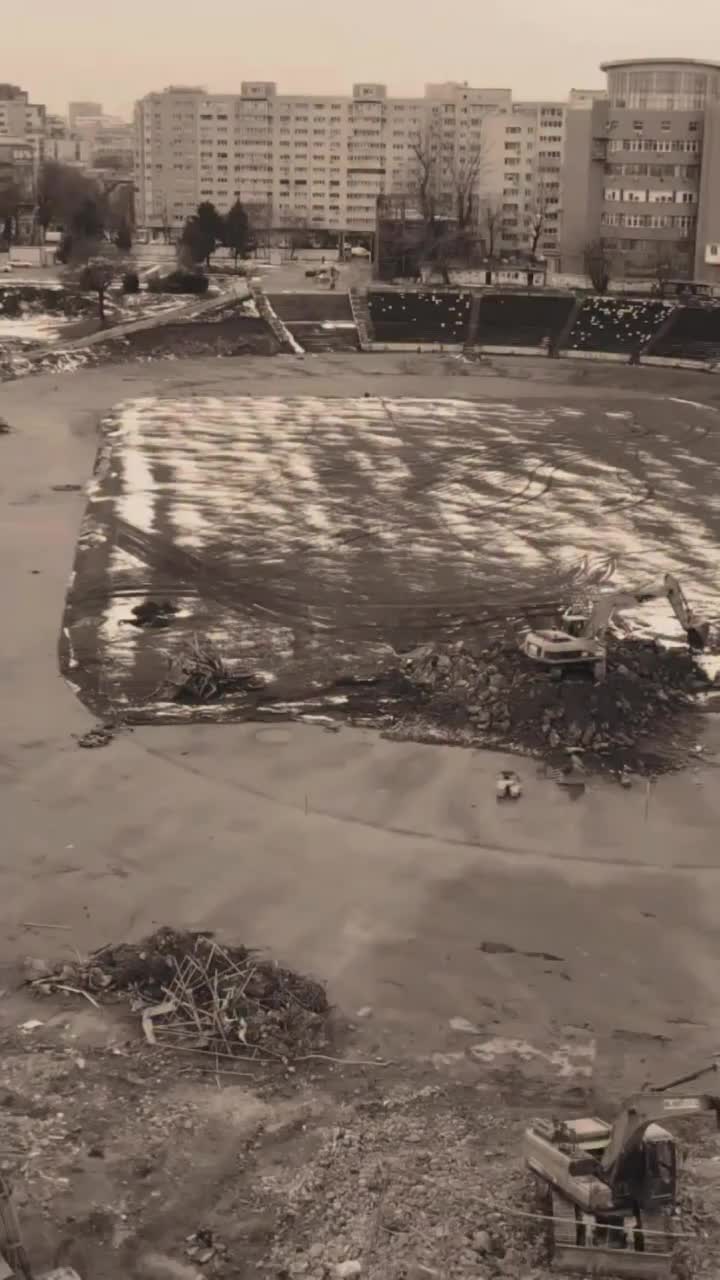  Moment emoționant pentru dinamoviști  VIDEO:  Peluza &bdquo;Cătălin H&icirc;ldan&rdquo;,  demolată complet: &bdquo;Nu ai cum să nu simți o str&acirc;ngere de inimă&rdquo;