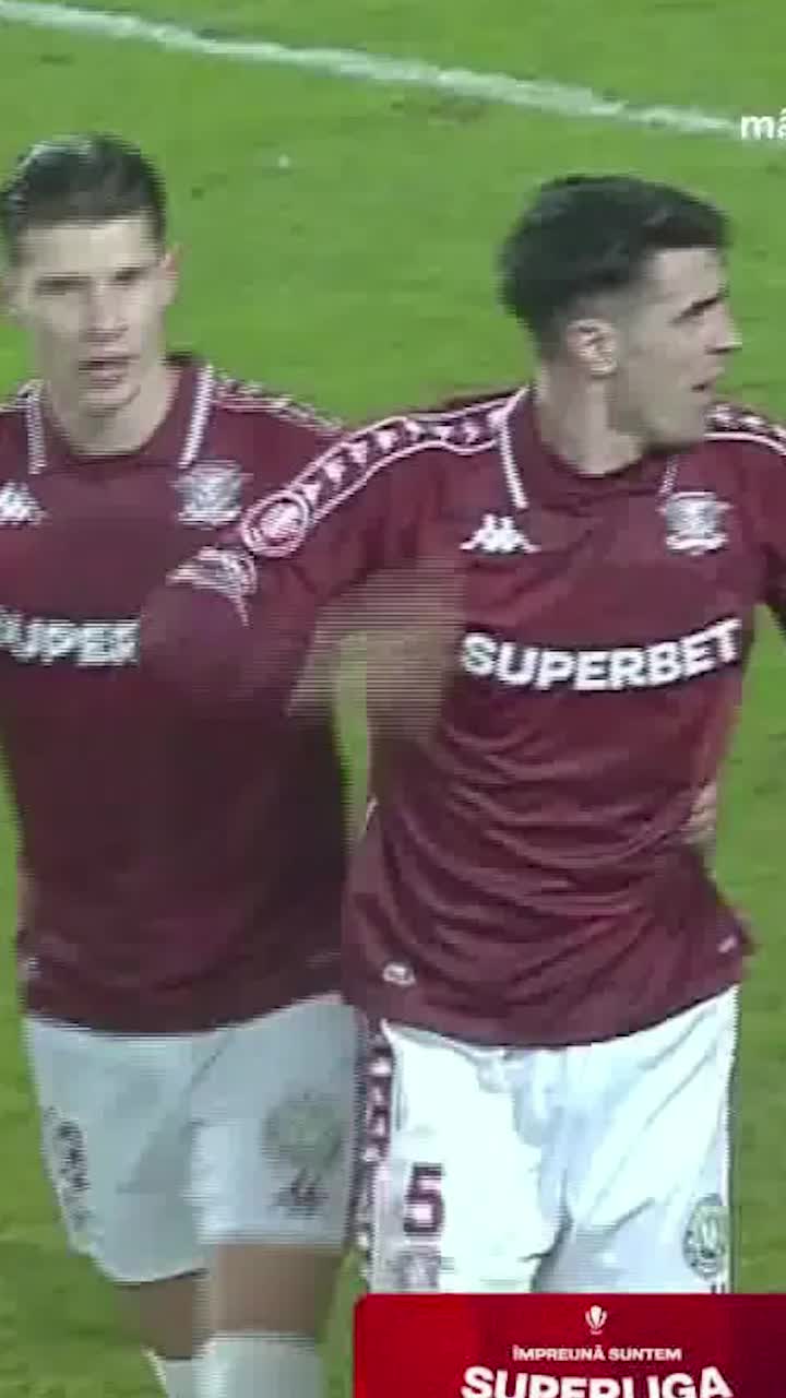 Pașcanu s-a sacrificat pentru gol    FOTO.  Fundașul Rapidului a fost   lovit în față  la reușita cu Petrolul: „Mă bucur că mai am toți dinții în gură”