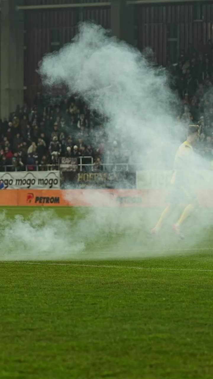 Amenzi uriașe după Rapid - Petrolul  Clubul din Giulești,   penalizat sever  pentru scandalul provocat de suporteri în peluze