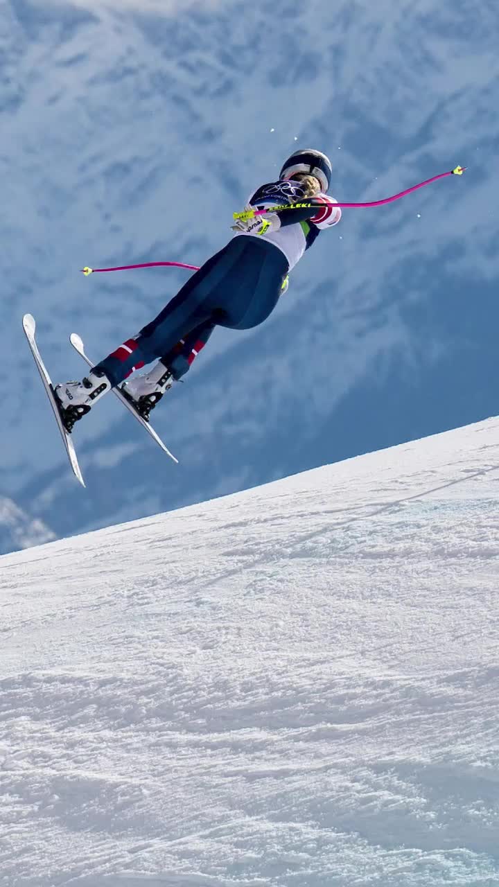 Vonn s-a rupt. Urlete de durere!  Imagini ale dezastrului. Schioarea a concurat grav accidentată și a căzut iar.   Plângea pe pârtie: „Oh, my God!”