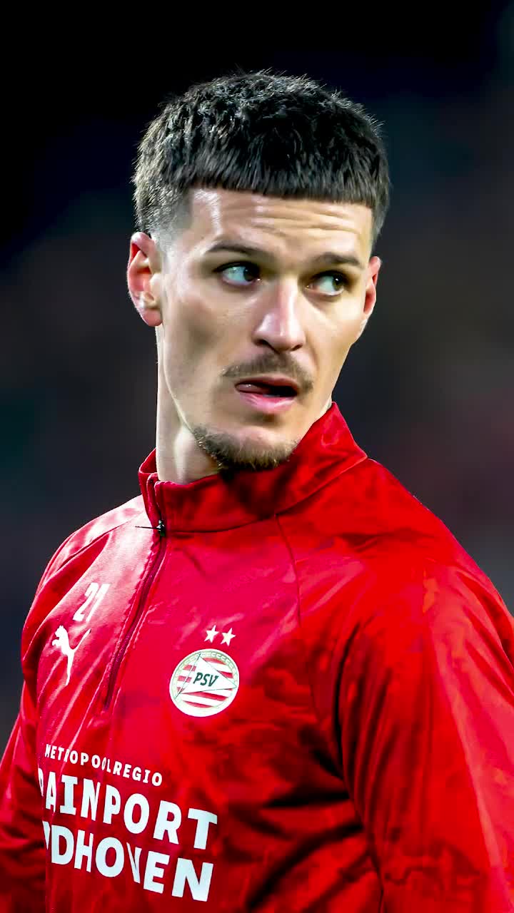 Problema lui Man la PSV  Ce spune antrenorul lui Eindhoven despre Dennis: „  Eu trebuie să iau decizia grea”