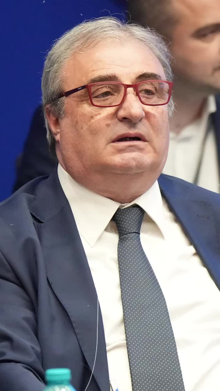 „Am față de prezicător?”   Reacția lui   Mihai Stoichiță  cu privire la situația lui Mircea Lucescu » Ce spune despre grupa din Liga Națiunilor