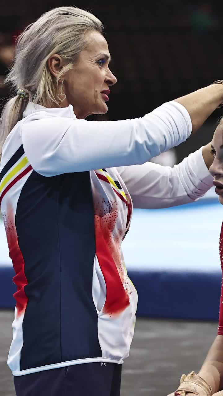  Cine a pierdut medalia Rom&acirc;niei?Decizia instanței de a &icirc;ntoarce cazul Bărbosu la TAS a reaprins discuția: &bdquo;Bronzul ar fi ajuns la Sabrina Voinea!&rdquo;