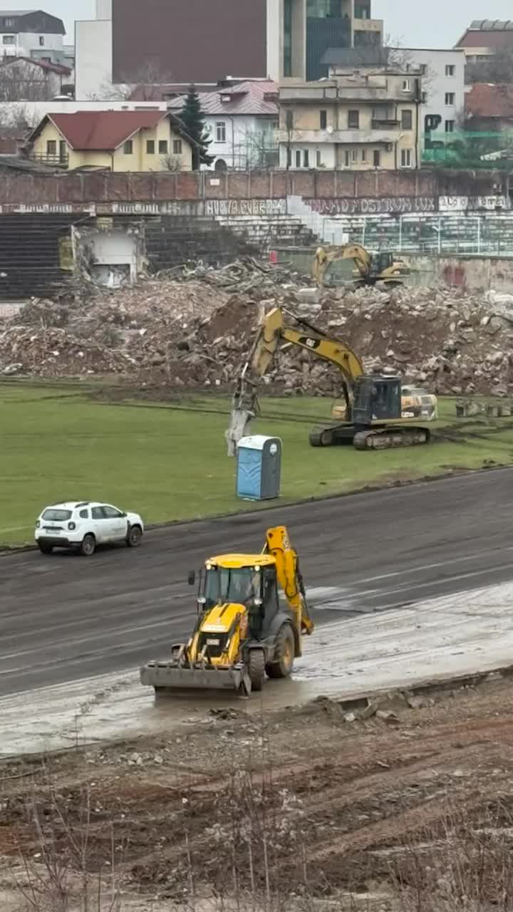 Șantierul Dinamo, vizitat de primar   Unde s-a ajuns cu   demolarea în Ștefan cel Mare:   „Mult contestată și profund nepopulară”