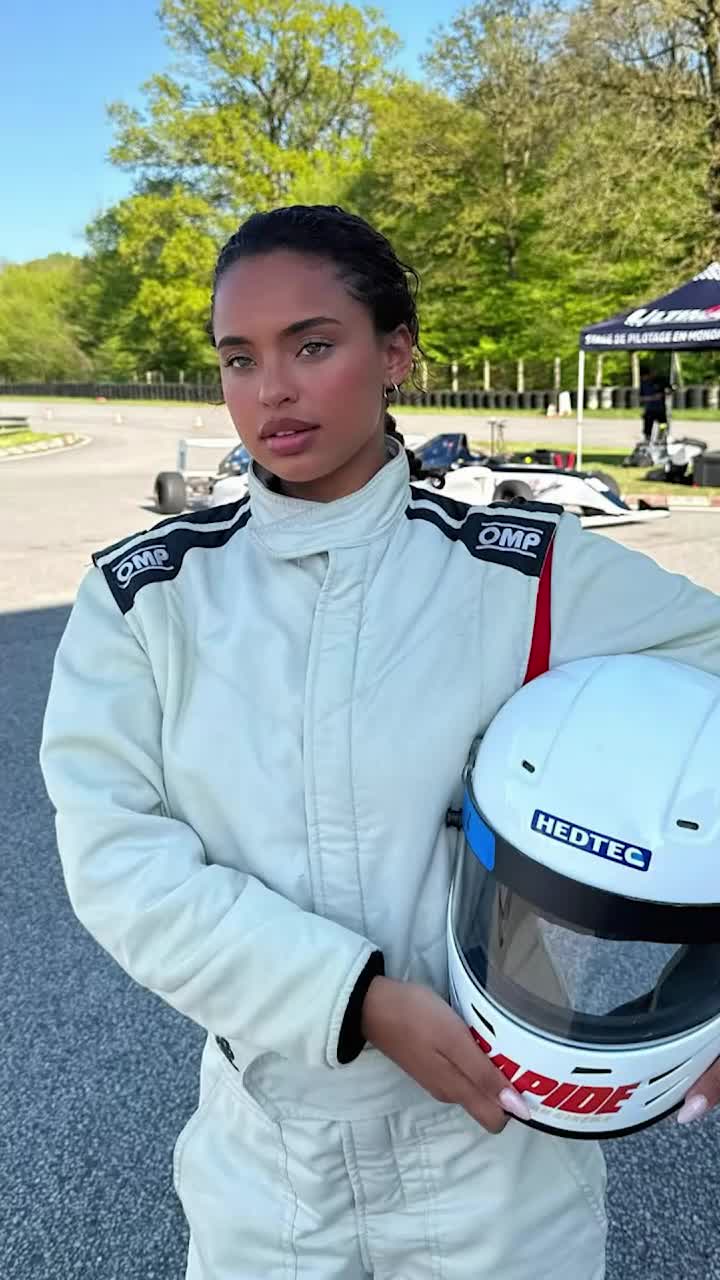 „Le închei carierele”  O vedetă din Franța, despre părțile întunecate ale celebrității:   „La 14-15 ani primeam mesaje private de la fotbaliști și actori”