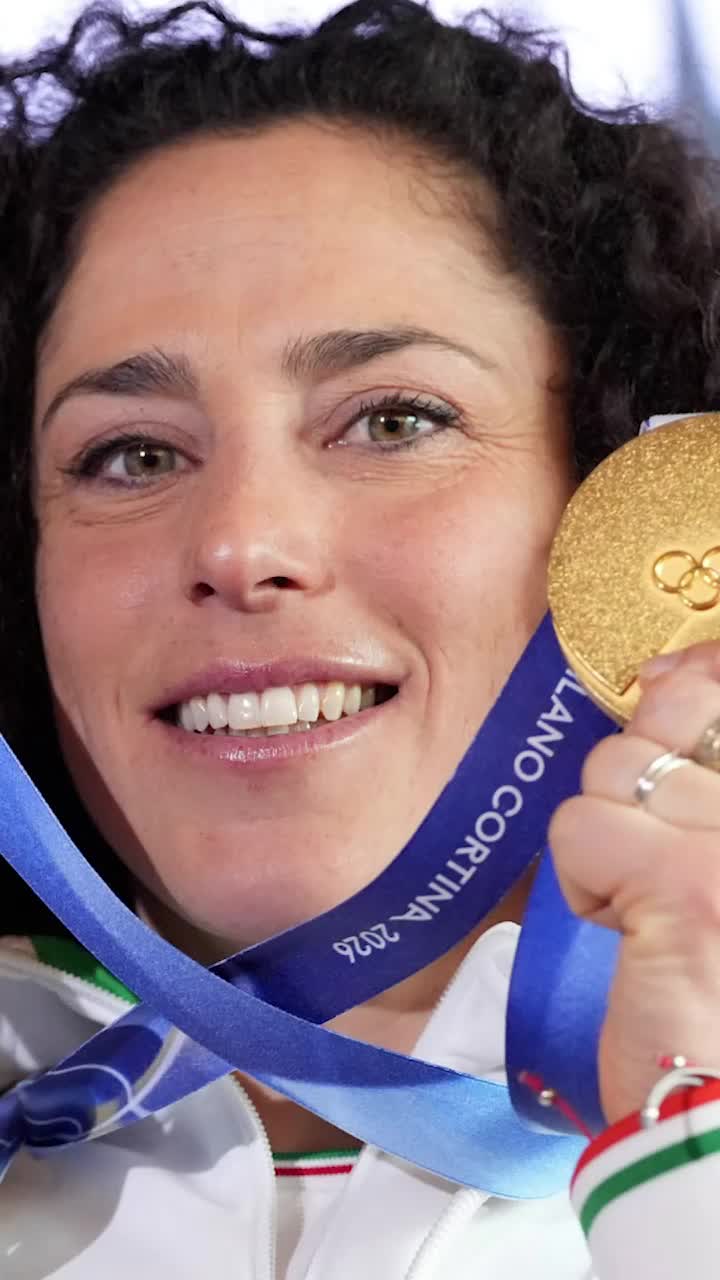 „Imposibilul m-a motivat”    Brignone, dublu aur la Jocuri după 10 luni  de la accidentarea care i-a pus piciorul în pericol: „Voiam doar să pot merge”