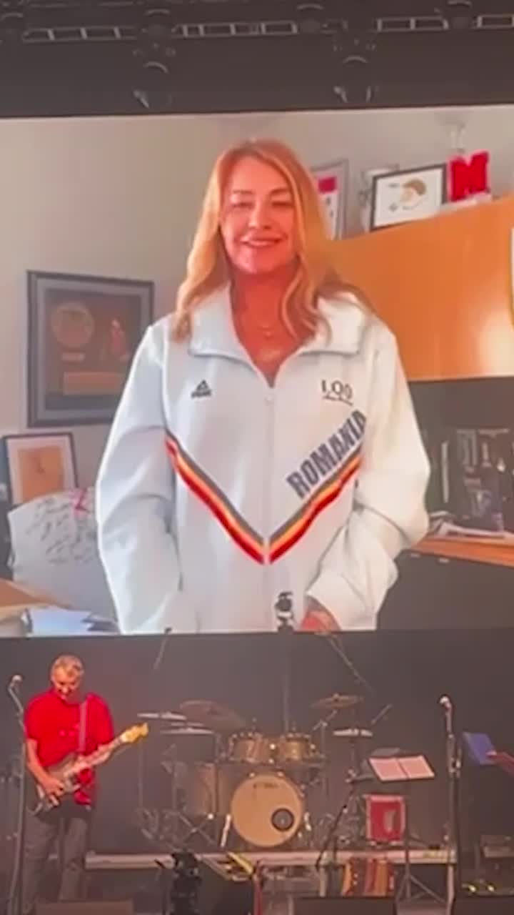 Nadia, la Cenaclul Flacăra    Mesaj emoționant  transmis de legenda gimnasticii, la evenimentul de la Sala Palatului
