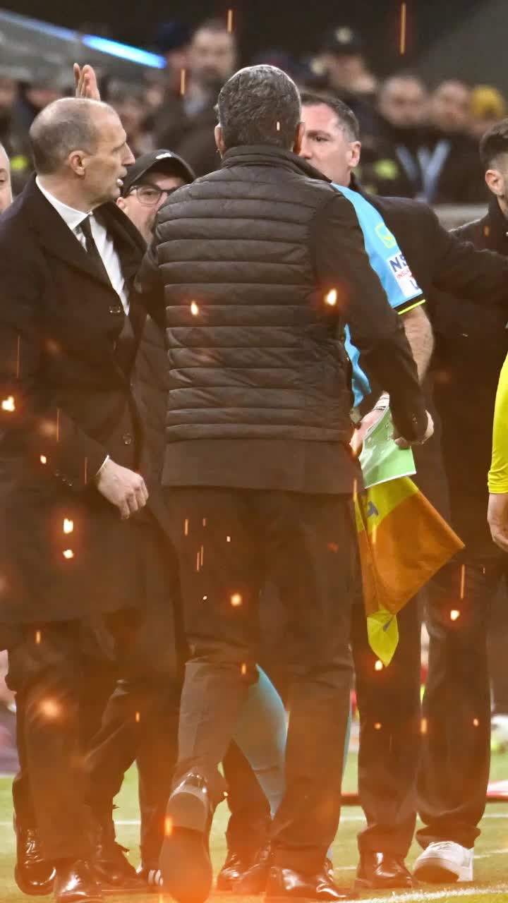 Allegri și Fabregas, scandal după meci    FOTO.  Conflict aprins în Serie A: „E cum a spus Chivu”. Replica a venit rapid:   „Un idiot! Voi intra prin alunecare”