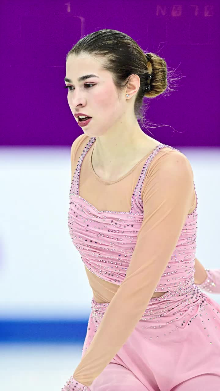  &bdquo;Nu mi se oferă nicio șansă&rdquo;Campioana națională la patinaj artistic Ana Beșchea spune că s-ar putea lăsa de sport din cauza lipsei infrastructurii