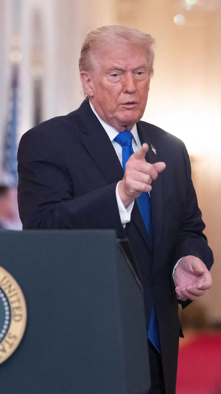 „Aș putea fi pus sub acuzare”  Trump le-a ironizat pe campioanele olimpice la hochei, în dialog cu echipa masculină:   „Știți și voi asta”