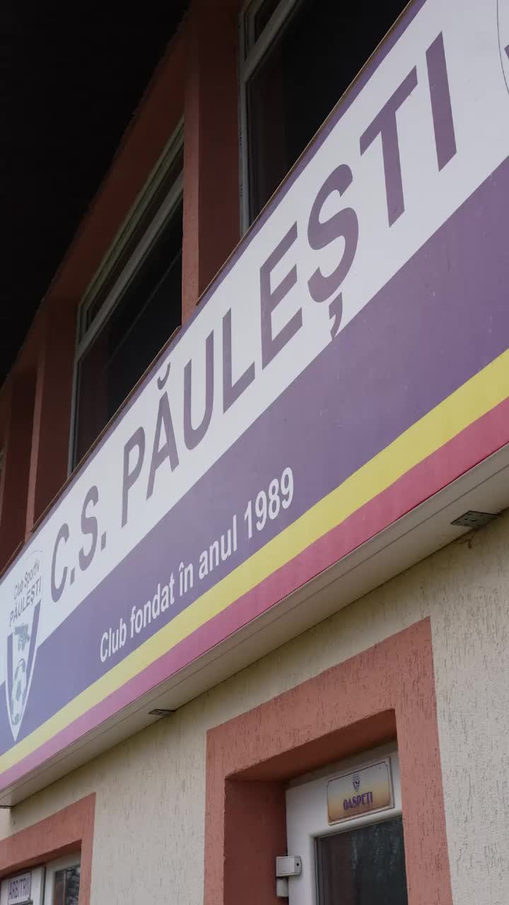 Club anchetat și „abandonat”    GOLAZO.ro  a fost la Păulești pentru a cere lămuriri în   scandalul pariurilor!  Primarul plecase, dar a răspuns + ce am găsit la club