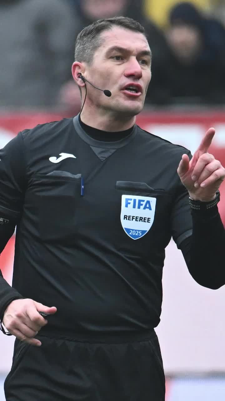 „În Liga 1, cine urlă are de câștigat”   Gică Popescu, atac dur la adresa lui   Istvan Kovacs:  „Vine în țară și îi este frică”