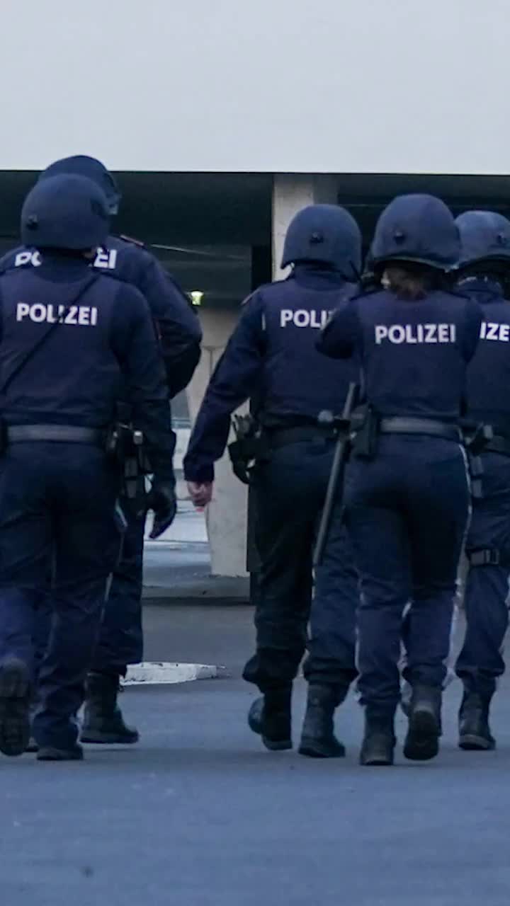 Le-a filmat la dușuri și în vestiar!  Caz scandalos în fotbalul austriac. Victimele, furioase după sentință:   „Au fost și minore”