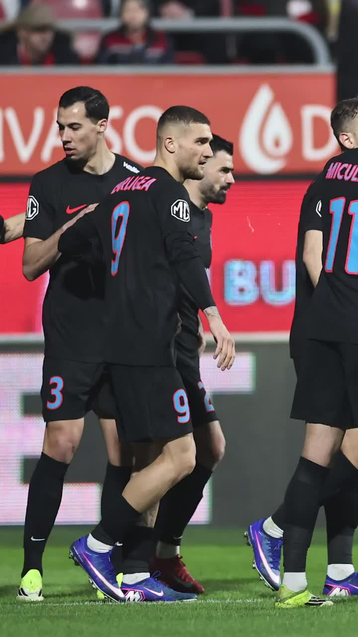 Radiografia unei rușini istorice  Visul care a destabilizat FCSB » În acest sezon   s-a aflat o singură dată pe loc de play-off  +  Clienta echipelor mici