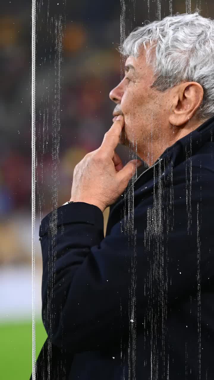 Lucescu, pus la zid în Ucraina  Selecționerul României, acuzat că a păcălit-o pe Dinamo Kiev cu   transferul  lui Blănuță: „Le-a spus că-l pot lua gratis”